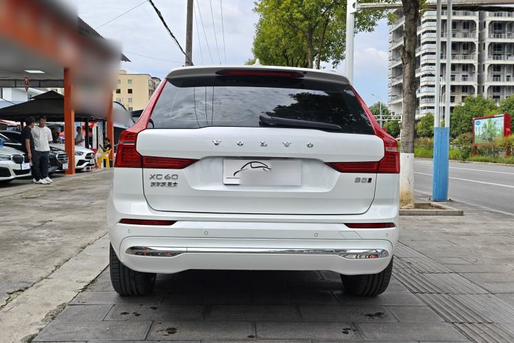 Used Volvo XC60 2024 B5 4x4 Smart Luxury Edition Exterior 4