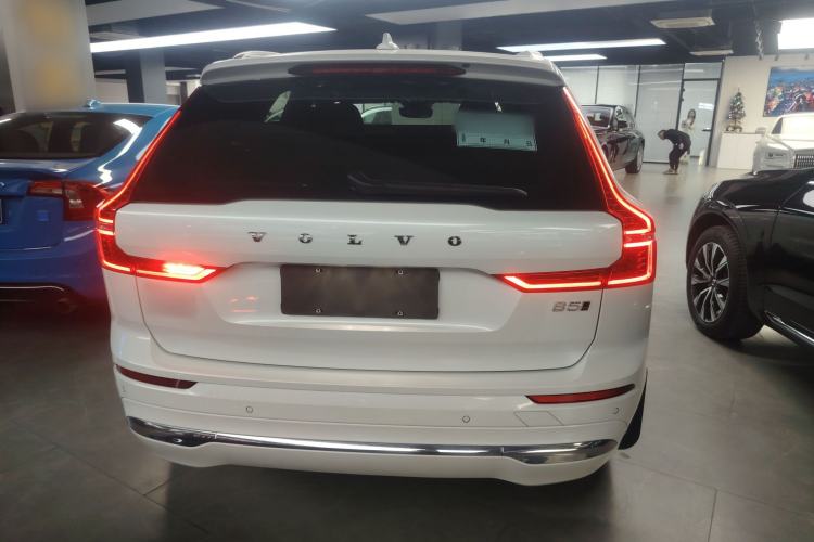 Used Volvo XC60 2024 B5 4x4 Smart Luxury Edition Exterior 4