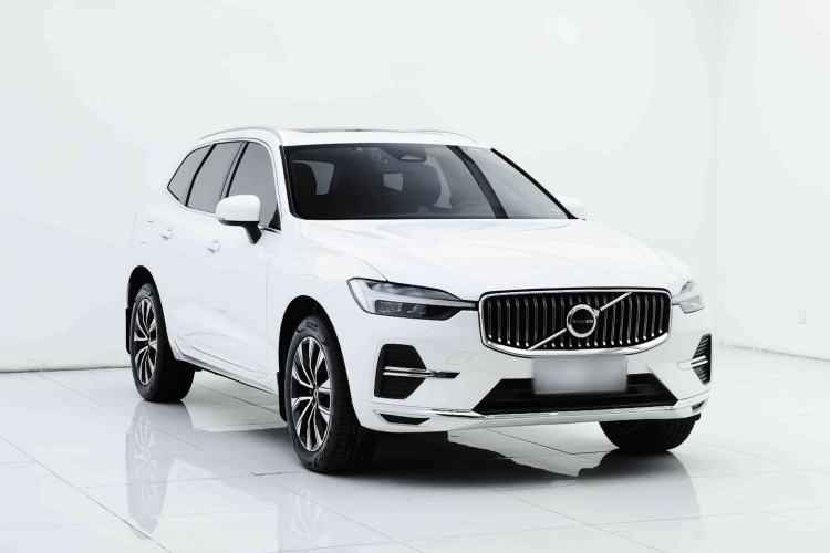 Used Volvo XC60 2024 B5 4x4 Smart Luxury Edition Exterior 4