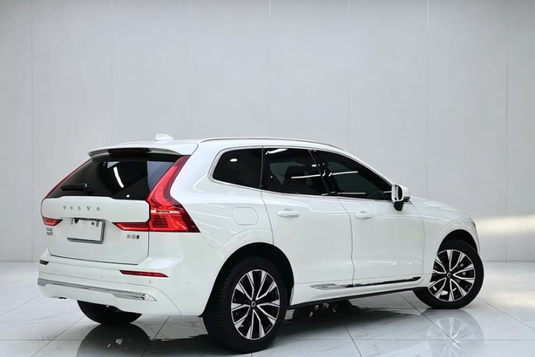 Used Volvo XC60 2024 B5 4x4 Smart Luxury Edition Exterior 5