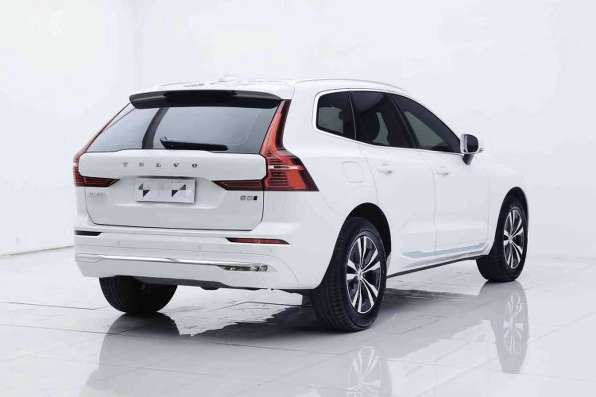 Used Volvo XC60 2024 B5 4x4 Smart Luxury Edition Exterior 5