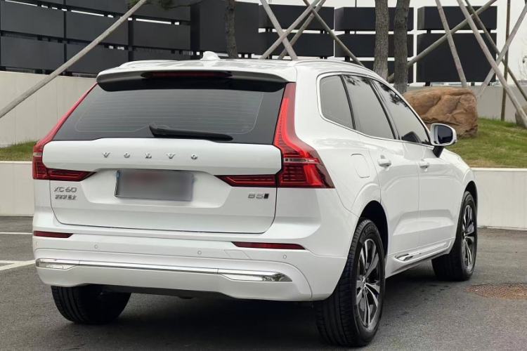 Used Volvo XC60 2024 B5 4x4 Smart Luxury Edition Exterior 6