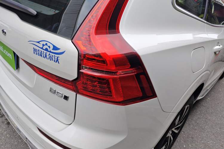 Used Volvo XC60 2024 B5 4x4 Smart Luxury Edition Exterior 6