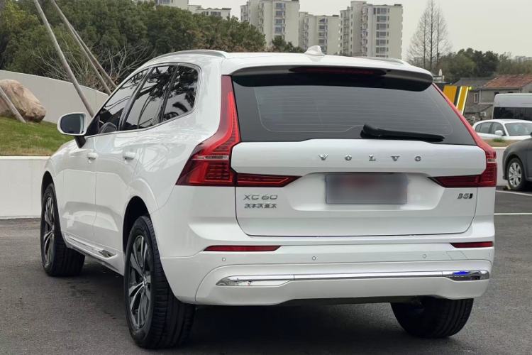 Used Volvo XC60 2024 B5 4x4 Smart Luxury Edition Exterior 7