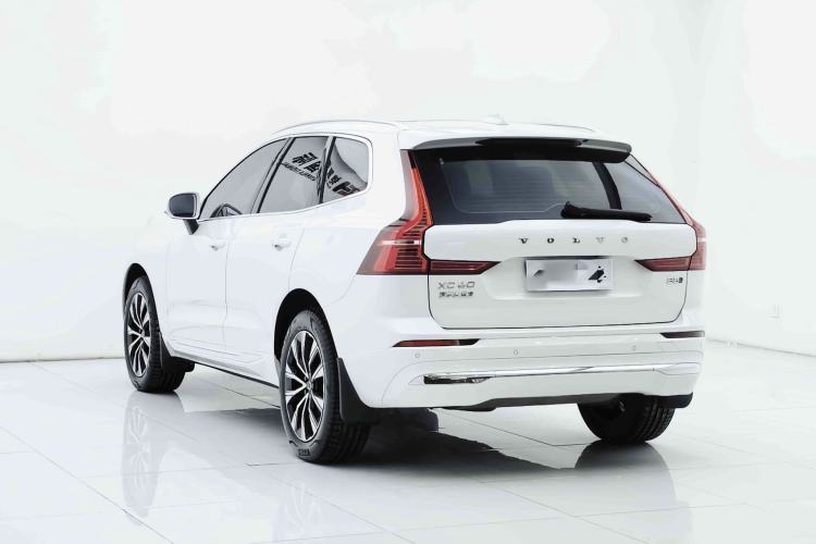 Used Volvo XC60 2024 B5 4x4 Smart Luxury Edition Exterior 7