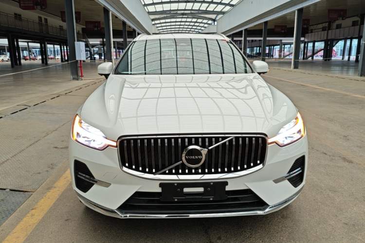 Used Volvo XC60 2024 B5 4x4 Smart Luxury Edition Front
