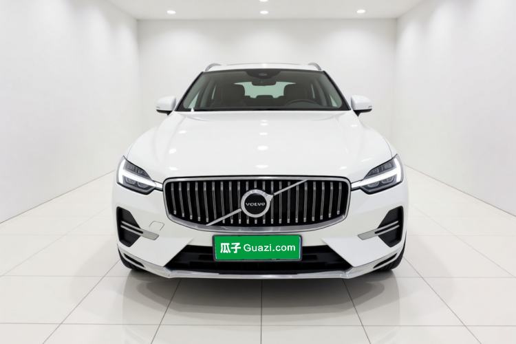 Used Volvo XC60 2024 B5 4x4 Smart Luxury Edition Front