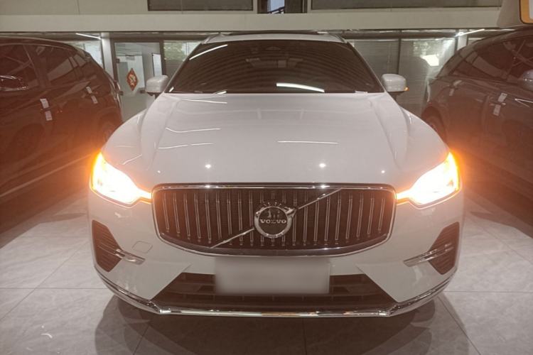 Used Volvo XC60 2024 B5 4x4 Smart Luxury Edition Front
