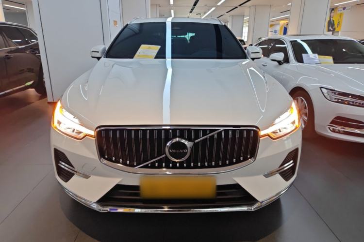 Used Volvo XC60 2024 B5 4x4 Smart Luxury Edition Front