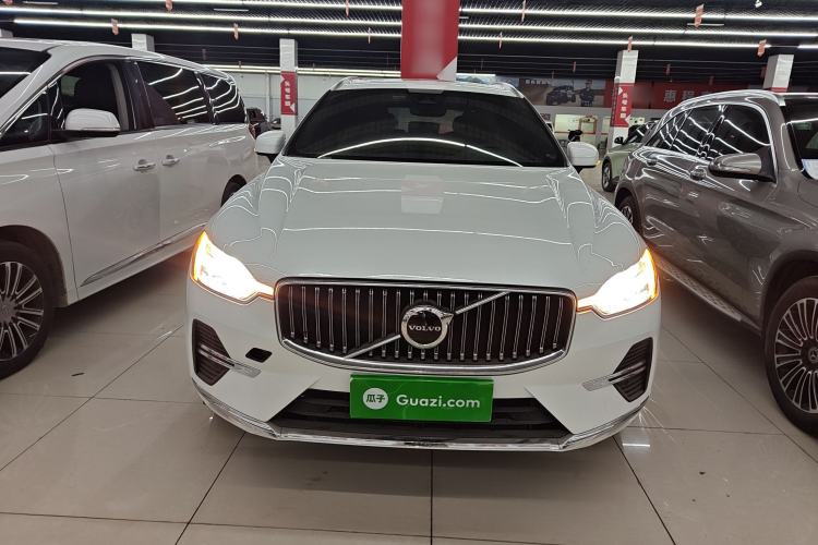 Used Volvo XC60 2024 B5 4x4 Smart Luxury Edition Front