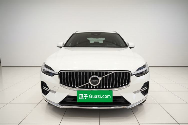 Used Volvo XC60 2024 B5 4x4 Smart Luxury Edition Front
