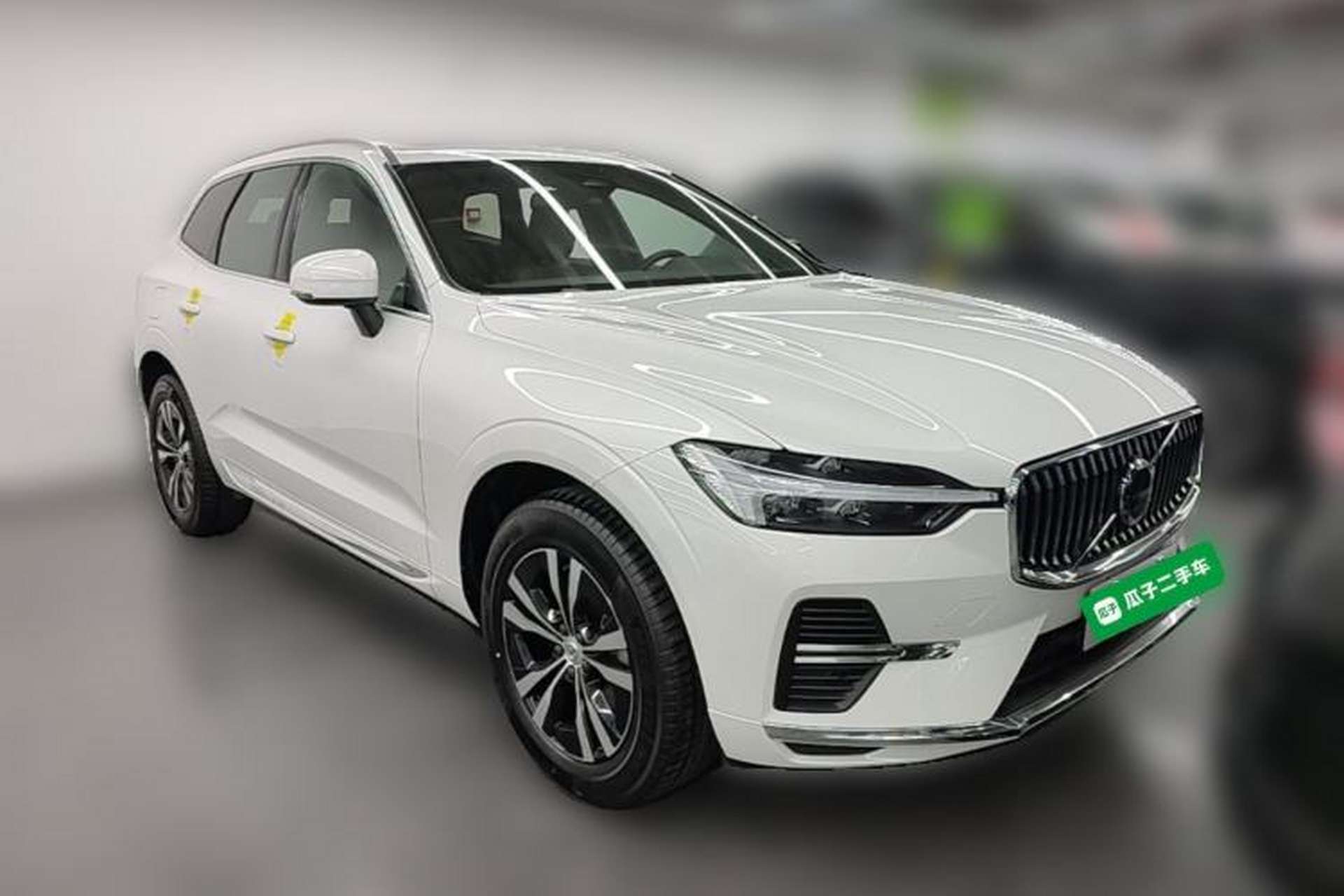 Used Volvo XC60 2024 B5 4x4 Smart Luxury Edition Front Right 45 Deg