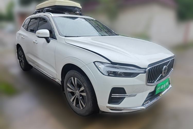 Used Volvo XC60 2024 B5 4x4 Smart Luxury Edition Front Right 45 Deg