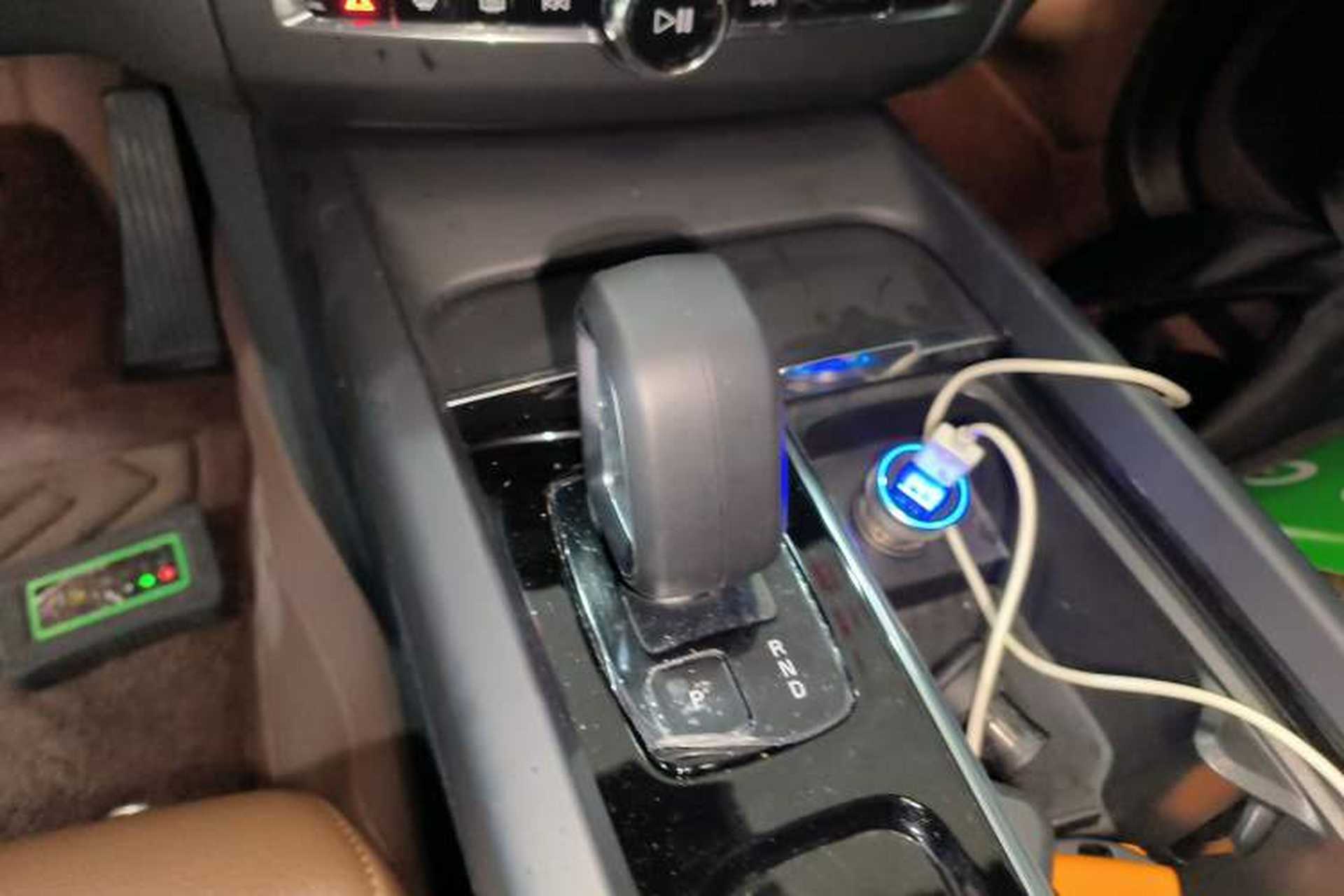 Used Volvo XC60 2024 B5 4x4 Smart Luxury Edition Gear Lever