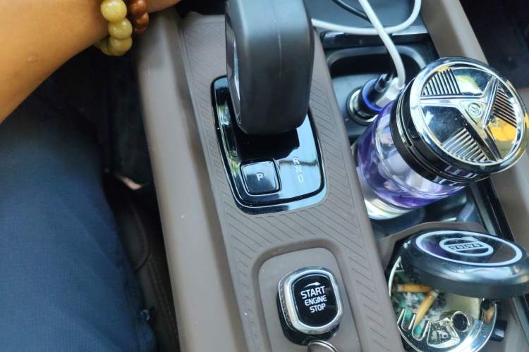 Used Volvo XC60 2024 B5 4x4 Smart Luxury Edition Gear Lever