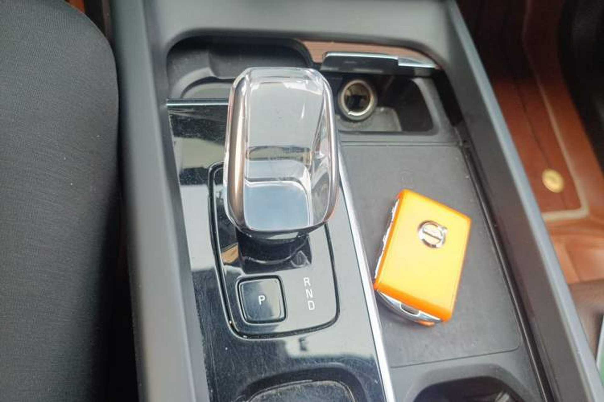 Used Volvo XC60 2024 B5 4x4 Smart Luxury Edition Gear Lever