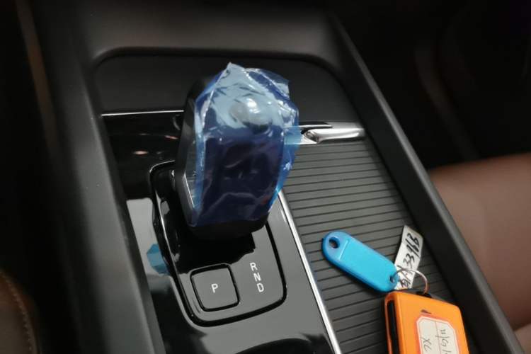 Used Volvo XC60 2024 B5 4x4 Smart Luxury Edition Gear Lever