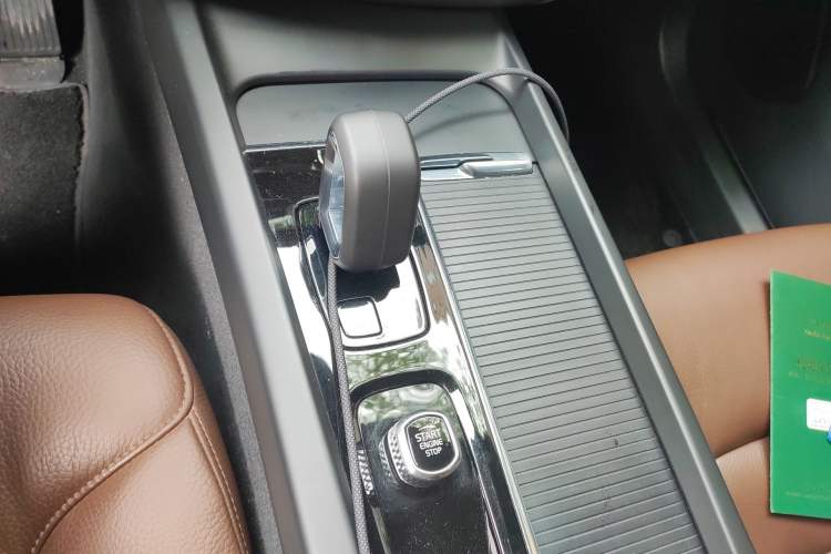Used Volvo XC60 2024 B5 4x4 Smart Luxury Edition Gear Lever