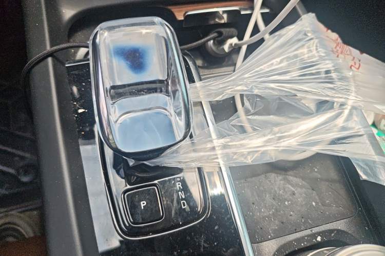 Used Volvo XC60 2024 B5 4x4 Smart Luxury Edition Gear Lever