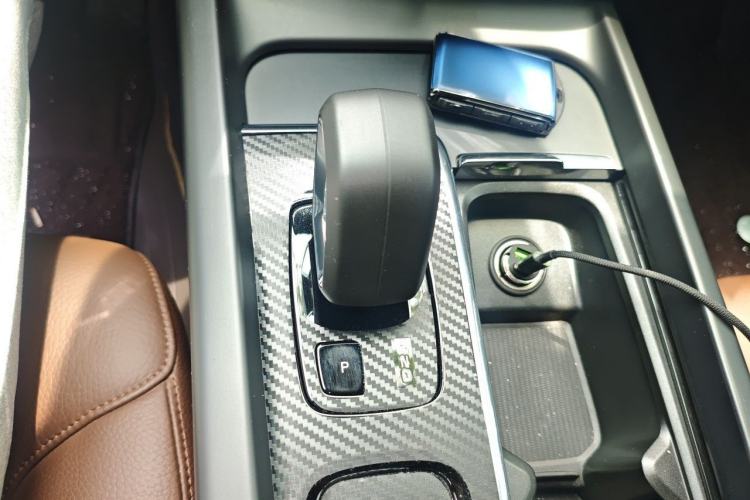 Used Volvo XC60 2024 B5 4x4 Smart Luxury Edition Gear Lever