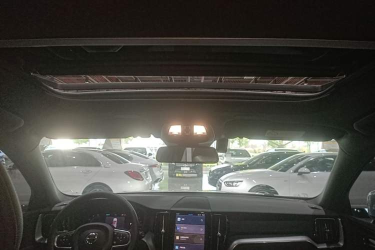 Used Volvo XC60 2024 B5 4x4 Smart Luxury Edition Headliner