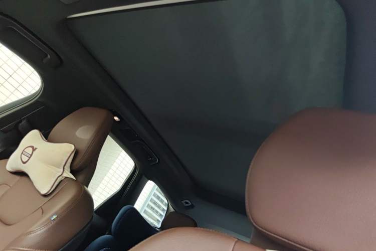 Used Volvo XC60 2024 B5 4x4 Smart Luxury Edition Headliner