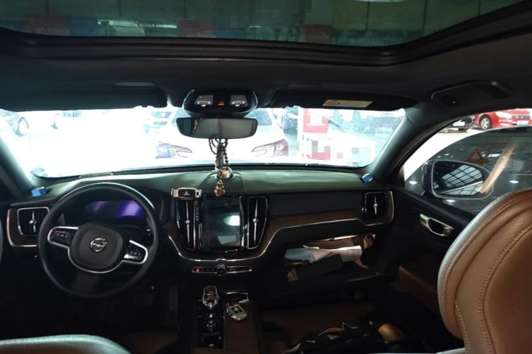 Used Volvo XC60 2024 B5 4x4 Smart Luxury Edition Headliner