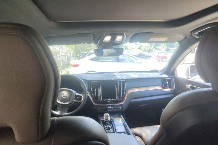 Used Volvo XC60 2024 B5 4x4 Smart Luxury Edition Headliner