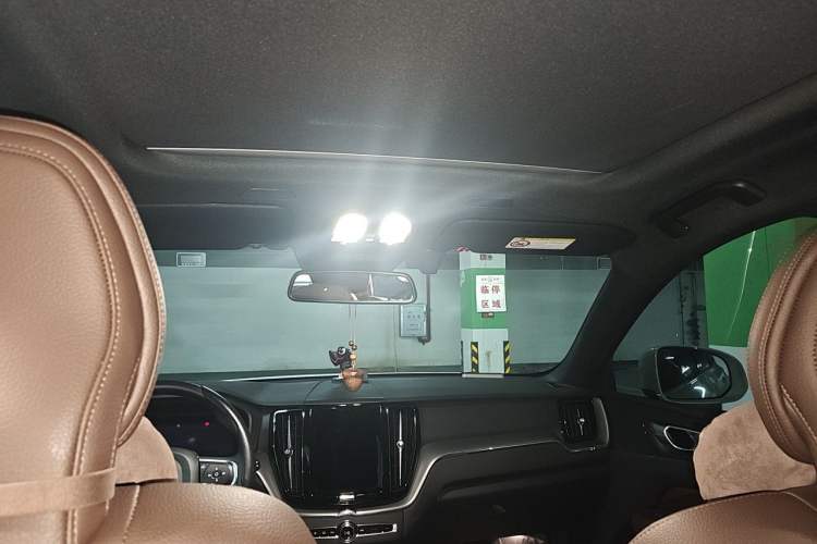 Used Volvo XC60 2024 B5 4x4 Smart Luxury Edition Headliner