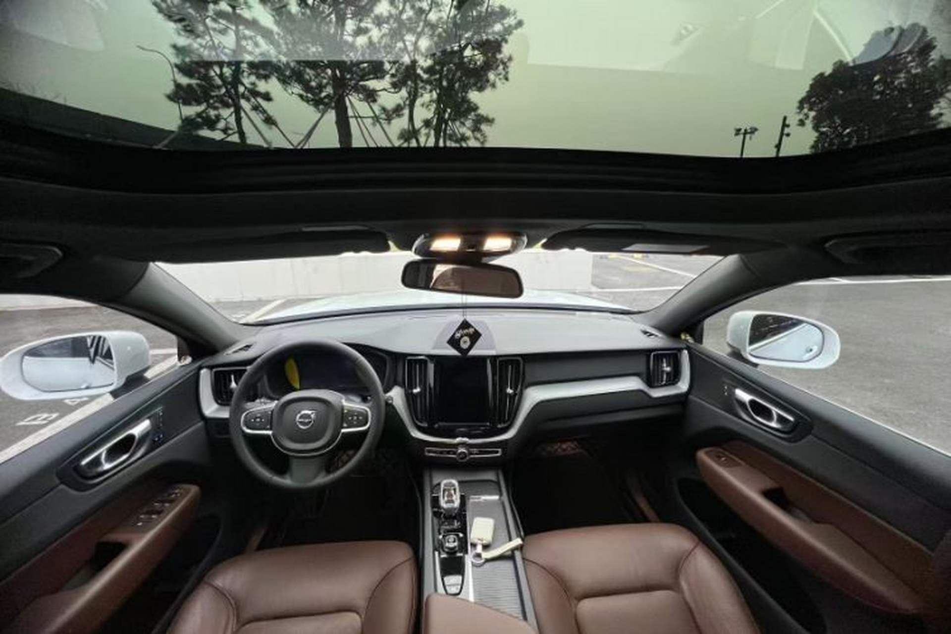 Used Volvo XC60 2024 B5 4x4 Smart Luxury Edition Interior 3