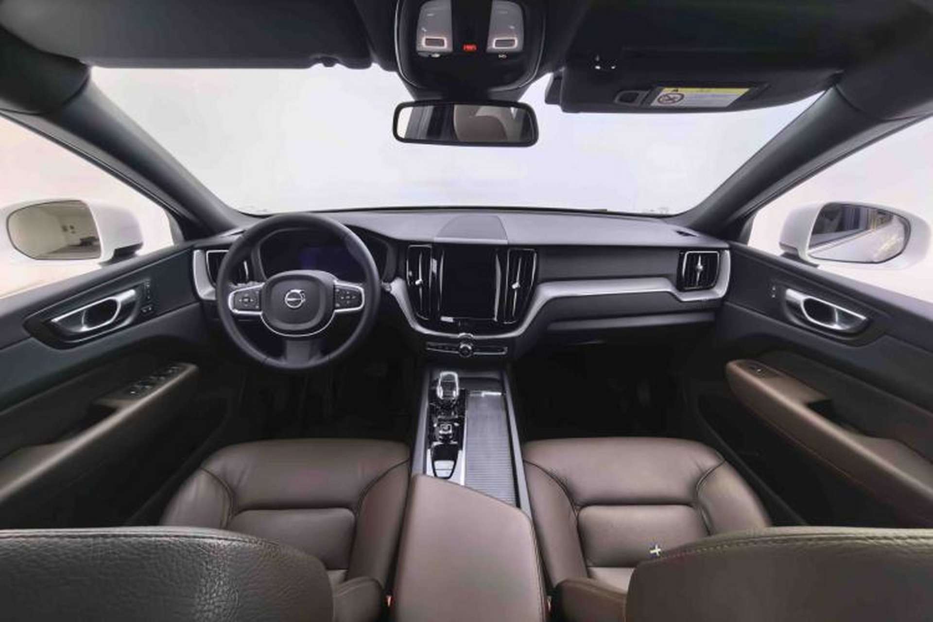 Used Volvo XC60 2024 B5 4x4 Smart Luxury Edition Interior 4