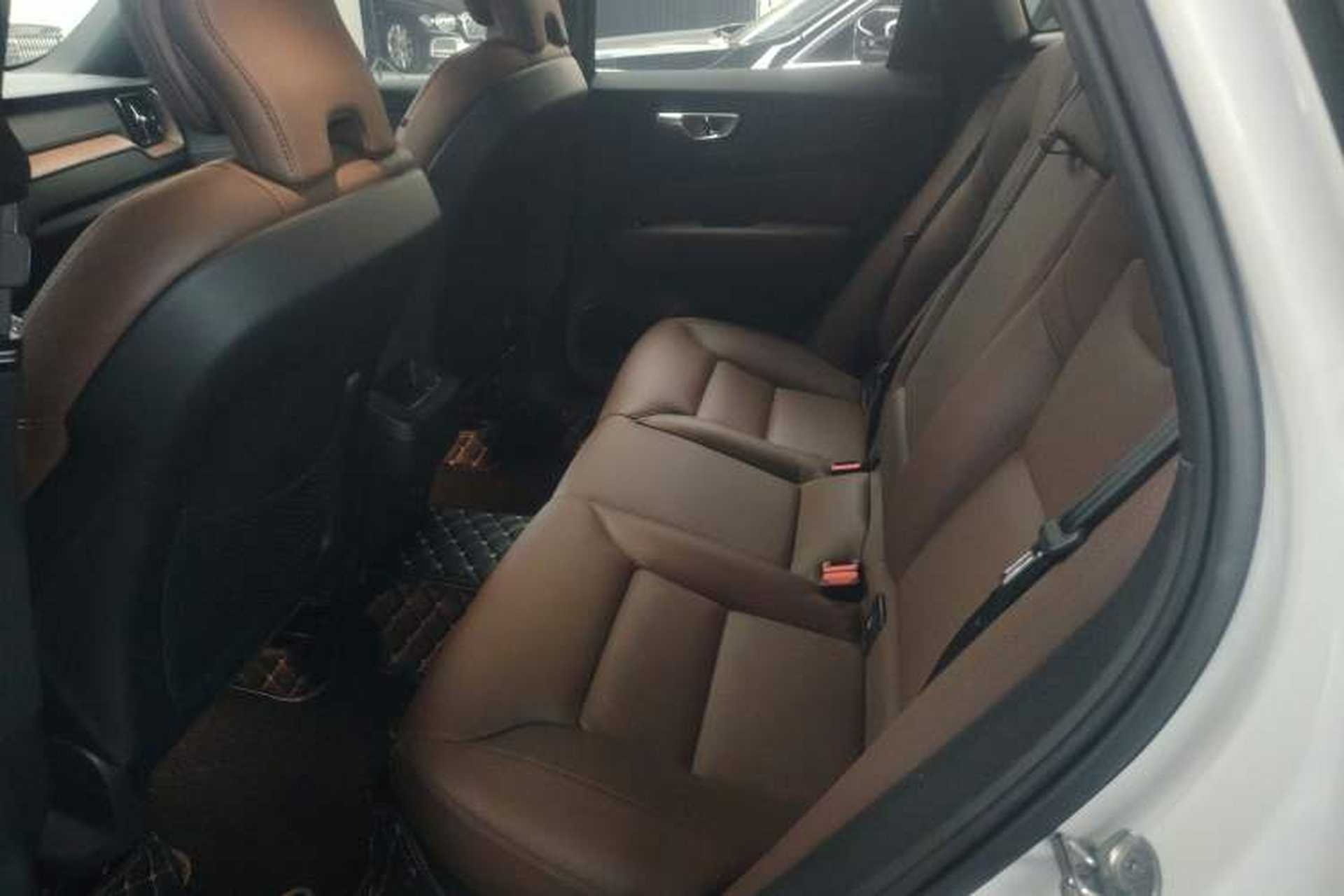 Used Volvo XC60 2024 B5 4x4 Smart Luxury Edition Interior 4
