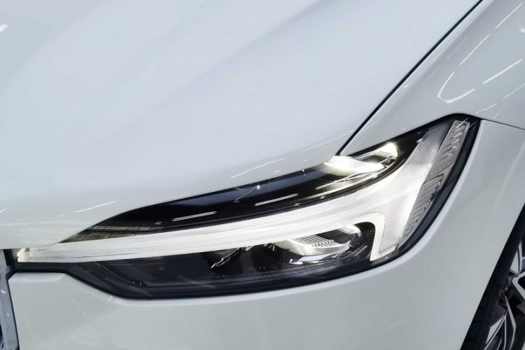 Used Volvo XC60 2024 B5 4x4 Smart Luxury Edition Left Front Headlight