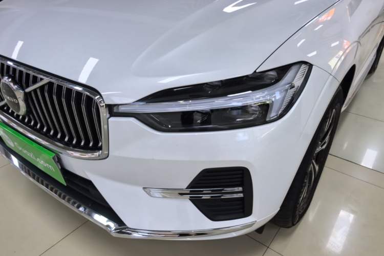 Used Volvo XC60 2024 B5 4x4 Smart Luxury Edition Left Front Headlight
