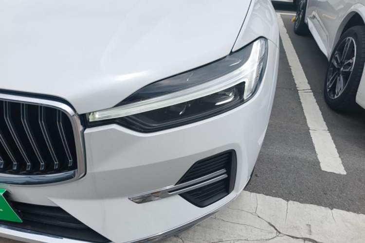 Used Volvo XC60 2024 B5 4x4 Smart Luxury Edition Left Front Headlight