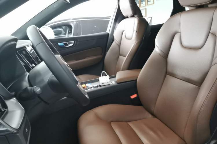 Used Volvo XC60 2024 B5 4x4 Smart Luxury Edition Left Front Seat