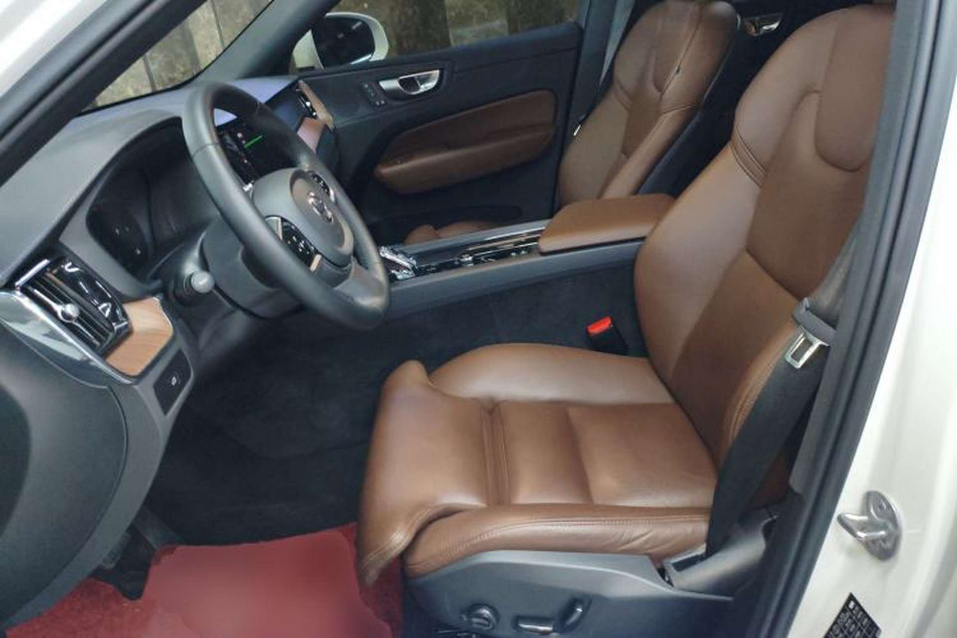 Used Volvo XC60 2024 B5 4x4 Smart Luxury Edition Left Front Seat