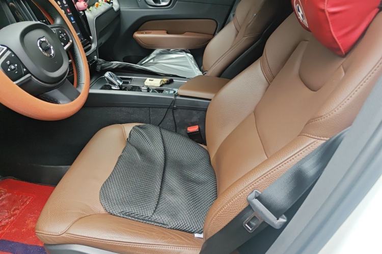 Used Volvo XC60 2024 B5 4x4 Smart Luxury Edition Left Front Seat