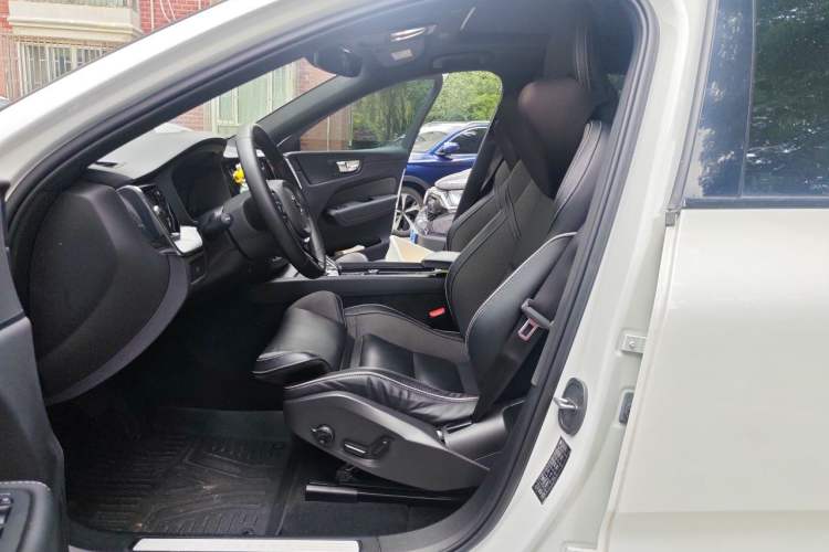 Used Volvo XC60 2024 B5 Four-Wheel Drive Fjord Edition Left Front Seat