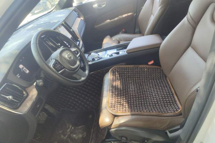 Used Volvo XC60 2024 B5 4x4 Smart Luxury Edition Left Front Seat