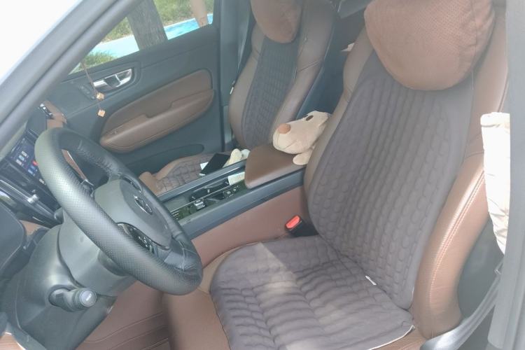 Used Volvo XC60 2024 B5 4x4 Smart Luxury Edition Left Front Seat