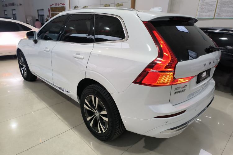 Used Volvo XC60 2024 B5 4x4 Smart Luxury Edition Left Side