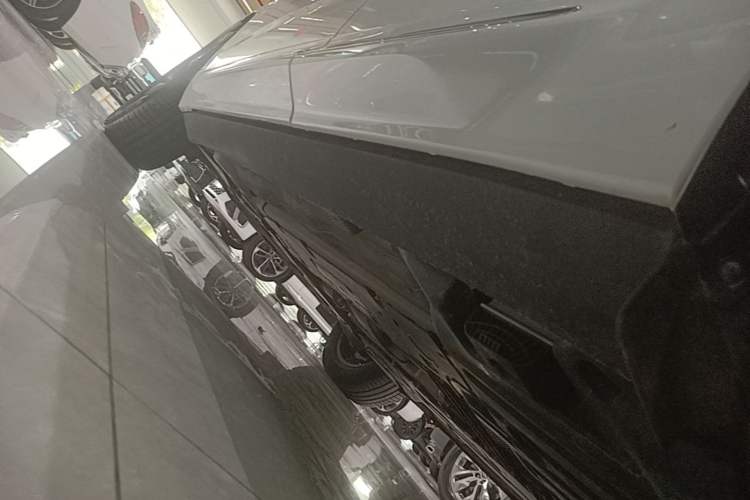 Used Volvo XC60 2024 B5 4x4 Smart Luxury Edition Left Side Sill