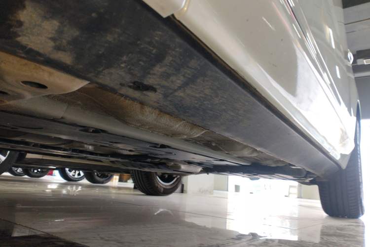 Used Volvo XC60 2024 B5 4x4 Smart Luxury Edition Left Side Sill