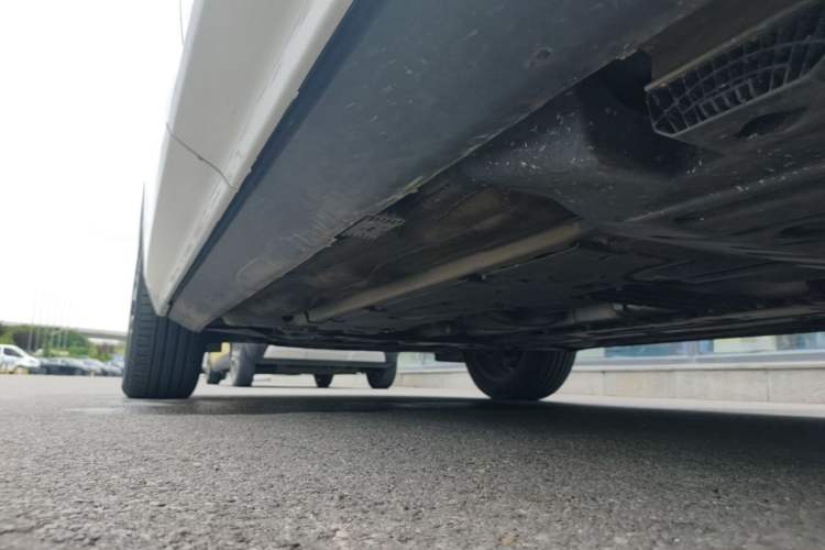 Used Volvo XC60 2024 B5 4x4 Smart Luxury Edition Left Side Sill