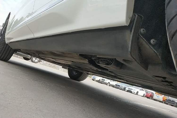 Used Volvo XC60 2024 B5 4x4 Smart Luxury Edition Left Side Sill