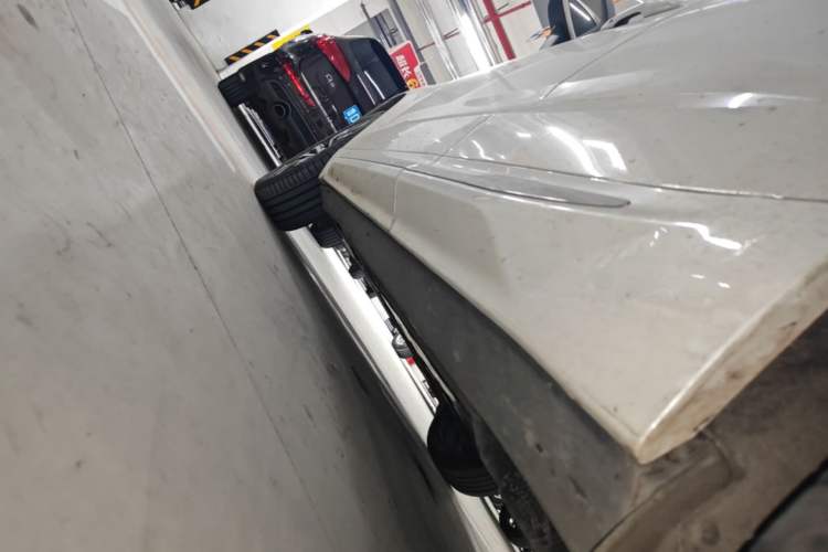 Used Volvo XC60 2024 B5 4x4 Smart Luxury Edition Left Side Sill