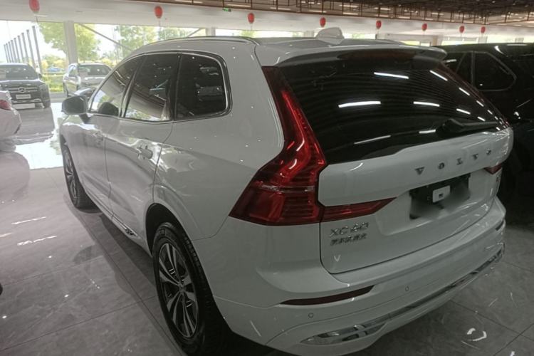 Used Volvo XC60 2024 B5 4x4 Smart Luxury Edition Rear Left 45 Deg