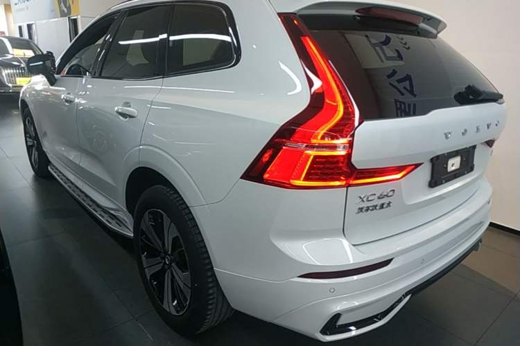 Used Volvo XC60 2024 B5 4x4 Smart & Advanced Sport Edition Rear Left 45 Deg