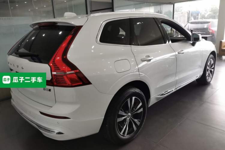 Used Volvo XC60 2024 B5 4x4 Smart Luxury Edition Rear Right 45 Deg